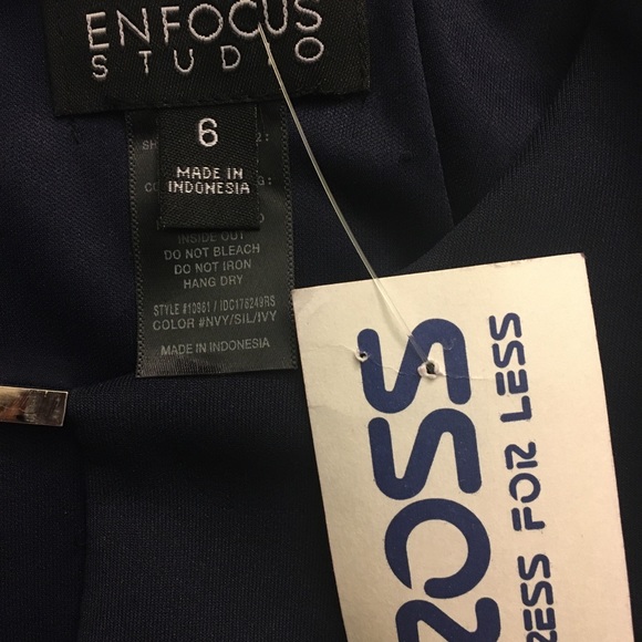 Dress - Picture 3 of 4